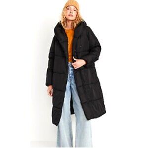 Old Navy water-resistant long hooded puffer coat for women